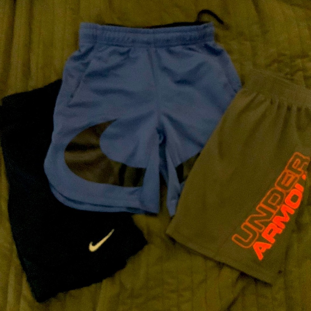 Lot of 3 athletic shorts, nike and Under Armour